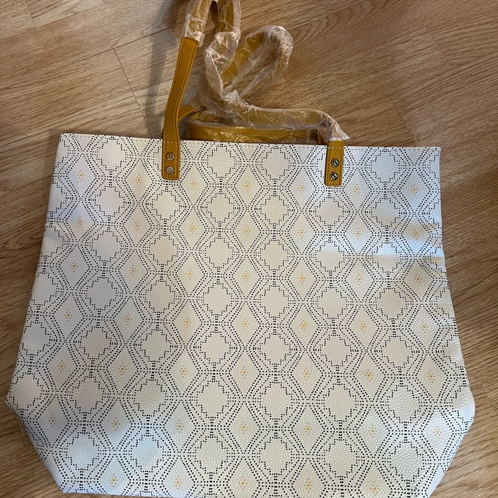 Around the town tote